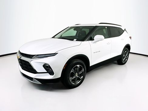 Used 2023 Chevrolet Blazer LT w/ Convenience Package FWD image 3