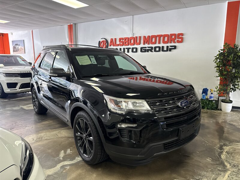 Used 2018 Ford Explorer XLT w/ Equipment Group 202A FWD image 1