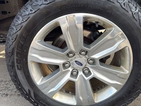 Used 2016 Ford F150 Platinum w/ Technology Package image 12