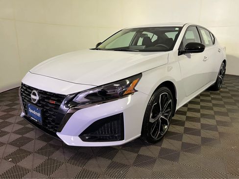 Certified 2025 Nissan Altima 2.5 SR w/ SR Premium Package image 3