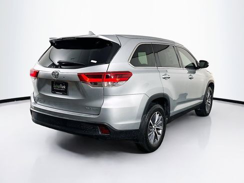 Used 2019 Toyota Highlander XLE image 9