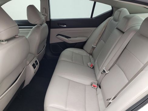 Used 2020 Nissan Altima 2.5 Platinum image 18