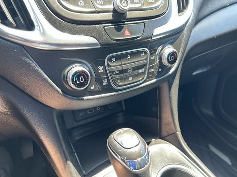 Used 2019 Chevrolet Equinox LT AWD/4WD image 29