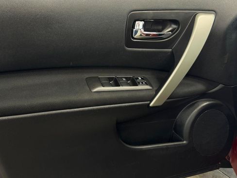 Used 2013 Nissan Rogue S w/ Special Edition Pkg AWD/4WD image 35