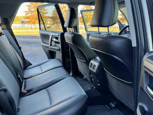 Used 2015 Toyota 4Runner SR5 Premium image 12