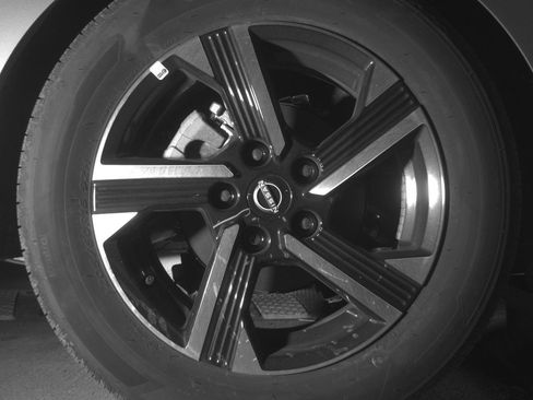 Used 2025 Nissan Sentra SV FWD image 15