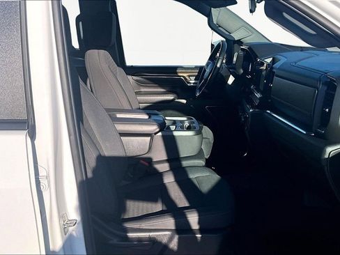 Used 2024 Chevrolet Silverado 2500 LT image 7