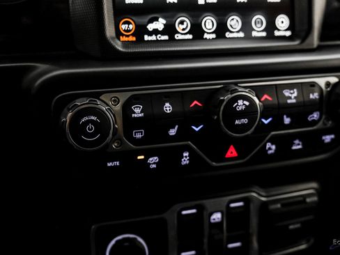 Used 2022 Jeep Wrangler Unlimited Rubicon w/ Xtreme Recon 35" Tire Package image 66