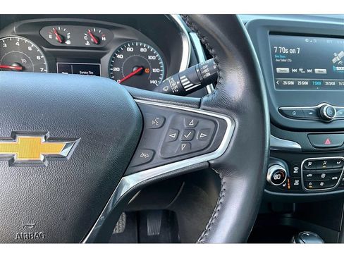 Used 2018 Chevrolet Equinox LT FWD image 21