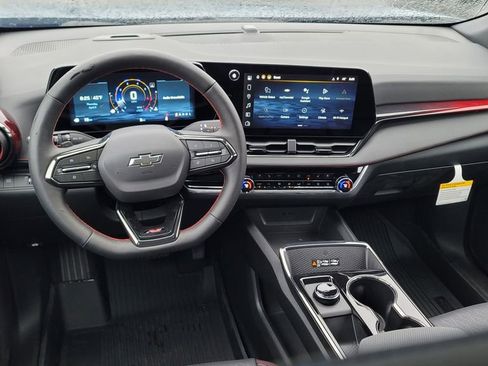 New 2026 Chevrolet Equinox RS w/ Convenience Package III FWD image 24