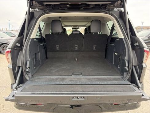 Certified 2025 Lincoln Navigator L Reserve image 6