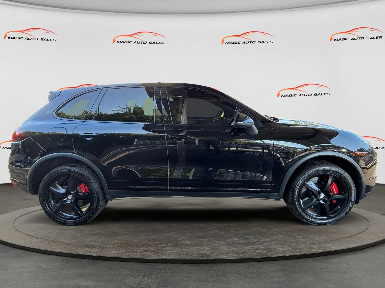 Used 2013 Porsche Cayenne Turbo AWD/4WD image 6
