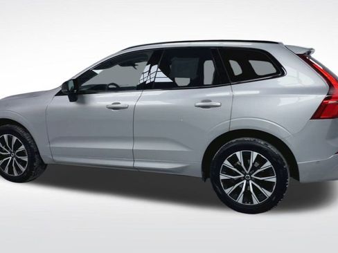 Used 2025 Volvo XC60 B5 Plus image 22