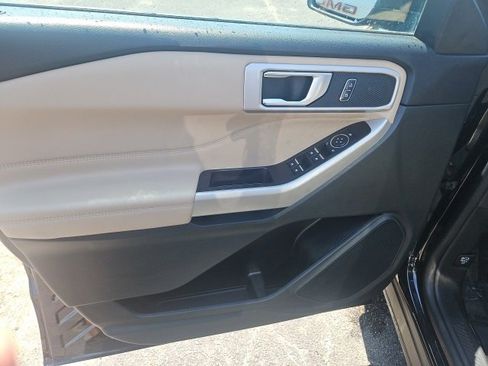 Used 2024 Ford Explorer XLT w/ Equipment Group 202A image 15