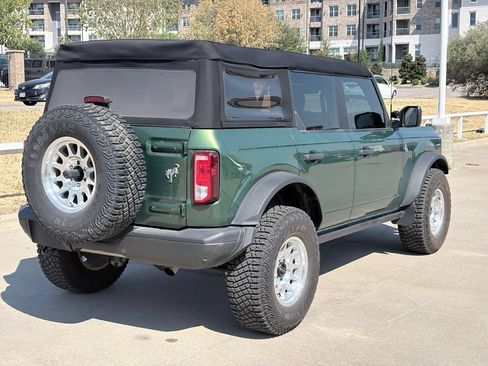 Used 2023 Ford Bronco 4-Door AWD/4WD image 4