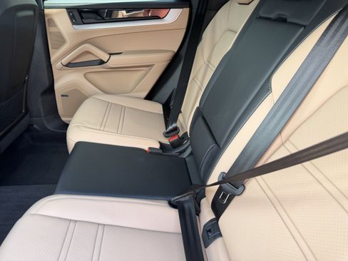 Certified 2024 Porsche Cayenne S AWD/4WD image 21