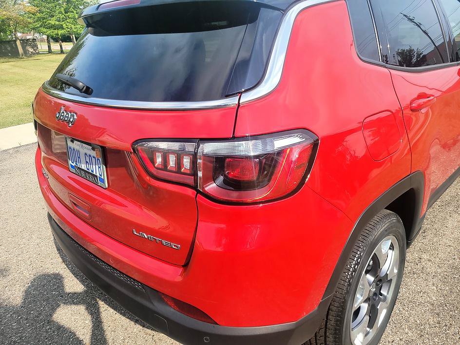 Used 2021 Jeep Compass Limited AWD/4WD image 14