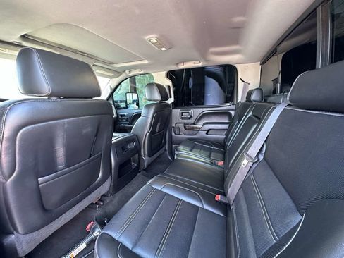 Used 2015 GMC Sierra 2500 Denali w/ Duramax Plus Package image 6