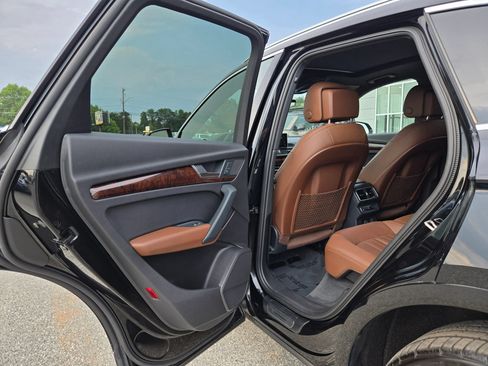 Used 2018 Audi Q5 2.0T Premium Plus AWD/4WD image 11