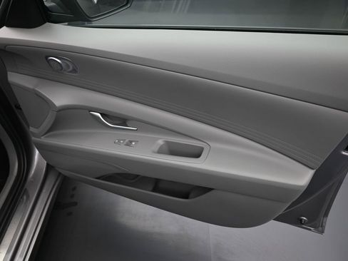 Certified 2023 Hyundai Elantra SEL image 28