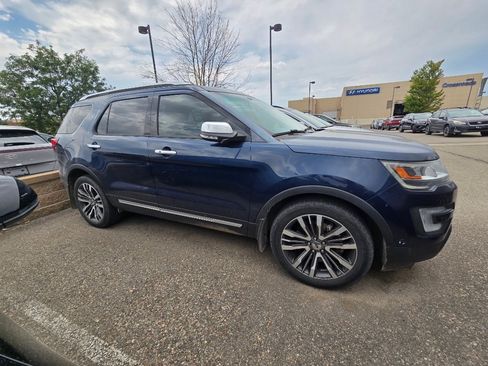 Used 2017 Ford Explorer Platinum AWD/4WD image 7
