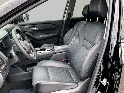 Certified 2026 Nissan Rogue Platinum w/ Platinum Premium Package AWD/4WD image 8