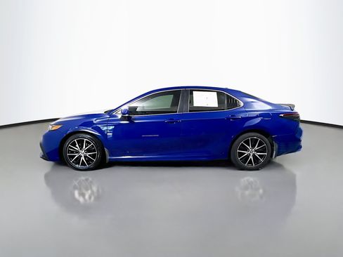 Used 2023 Toyota Camry SE FWD image 9