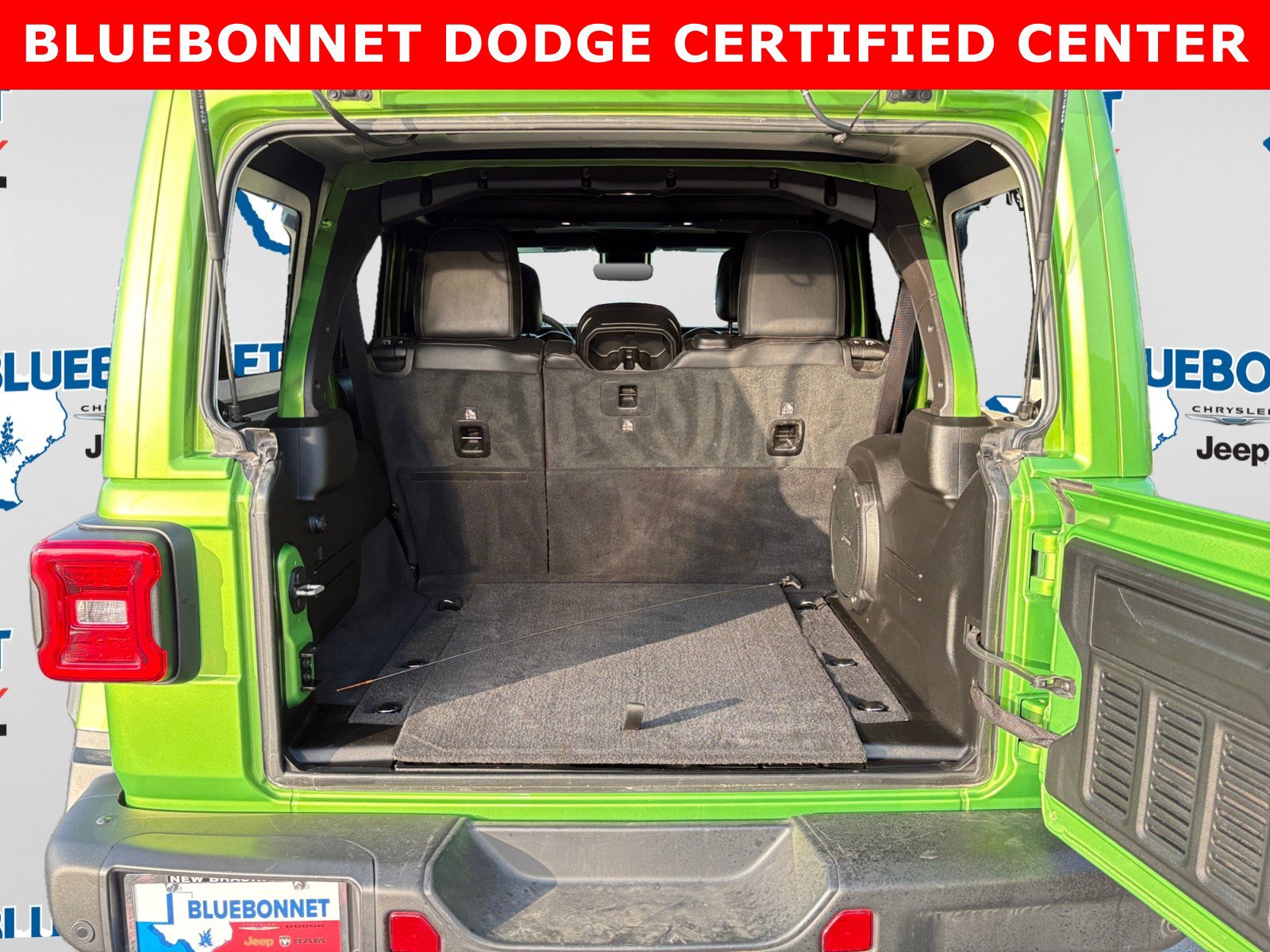 Used 2025 Jeep Wrangler Unlimited Rubicon AWD/4WD image 22