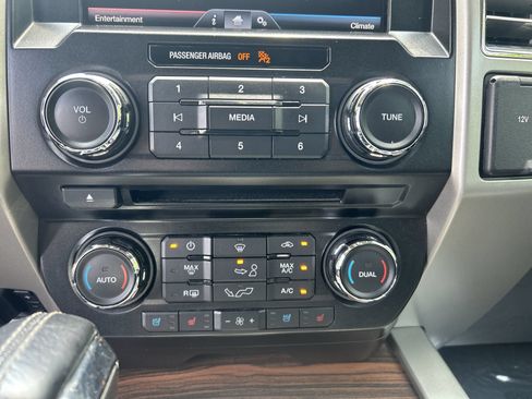 Used 2015 Ford F150 Lariat AWD/4WD image 12