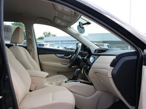 Used 2017 Nissan Rogue S FWD image 25