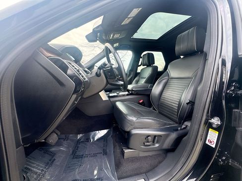 Used 2020 Land Rover Discovery HSE Luxury image 19