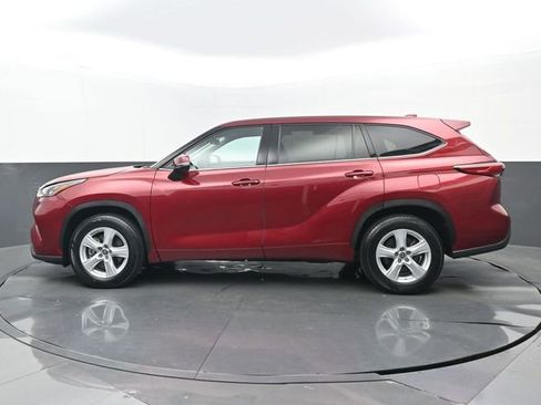 Used 2020 Toyota Highlander LE image 21