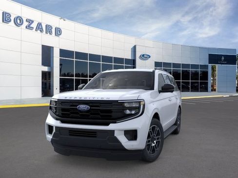 New 2026 Ford Expedition Active RWD image 2