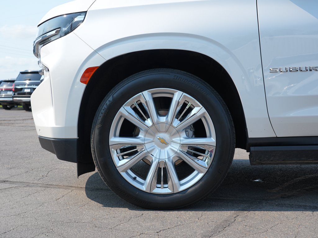 Used 2022 Chevrolet Suburban High Country AWD/4WD image 11