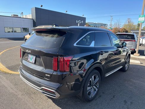 Certified 2023 Kia Sorento SX Prestige image 4