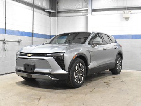 Used 2024 Chevrolet Blazer EV LT AWD/4WD image 2