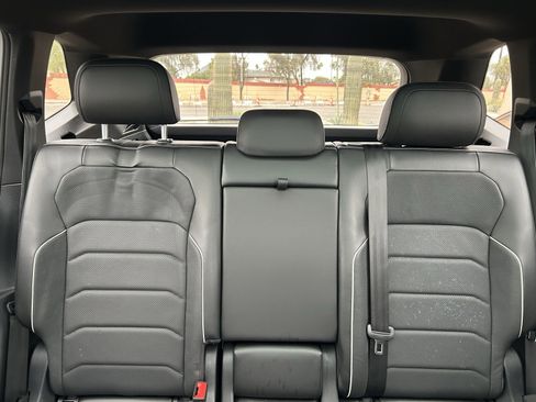 Used 2022 Volkswagen Tiguan SEL R-Line image 18