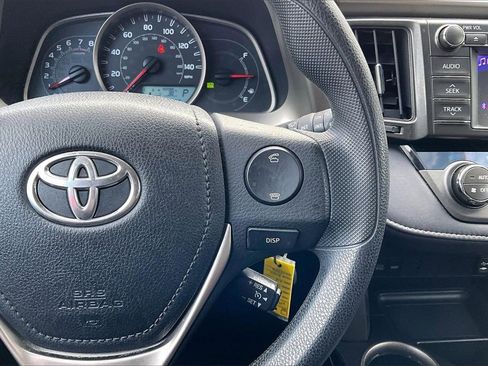 Used 2013 Toyota RAV4 XLE image 19
