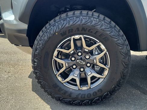 New 2026 Chevrolet Colorado ZR2 w/ Technology Package AWD/4WD image 28