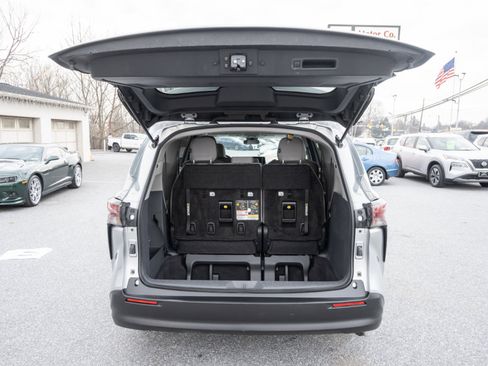 Used 2024 Toyota Sienna LE image 20