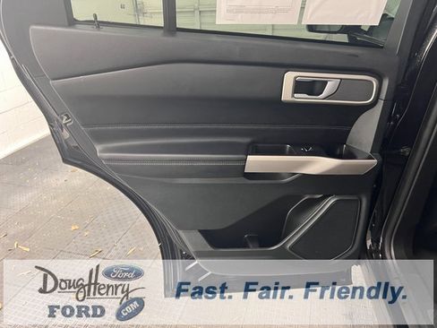 Used 2023 Ford Explorer XLT w/ Equipment Group 202A image 29
