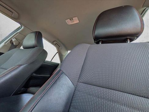 Used 2016 Toyota Camry SE image 15