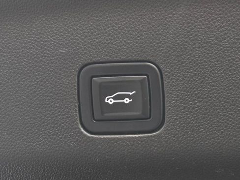 Used 2021 Chevrolet Suburban RST w/ Luxury Package AWD/4WD image 27