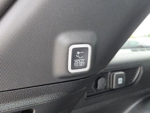 New 2025 Jeep Grand Cherokee Limited w/ Black Appearance Package image 18