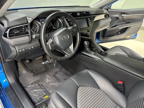 Used 2019 Toyota Camry SE w/ Carpet Mat Package FWD image 11
