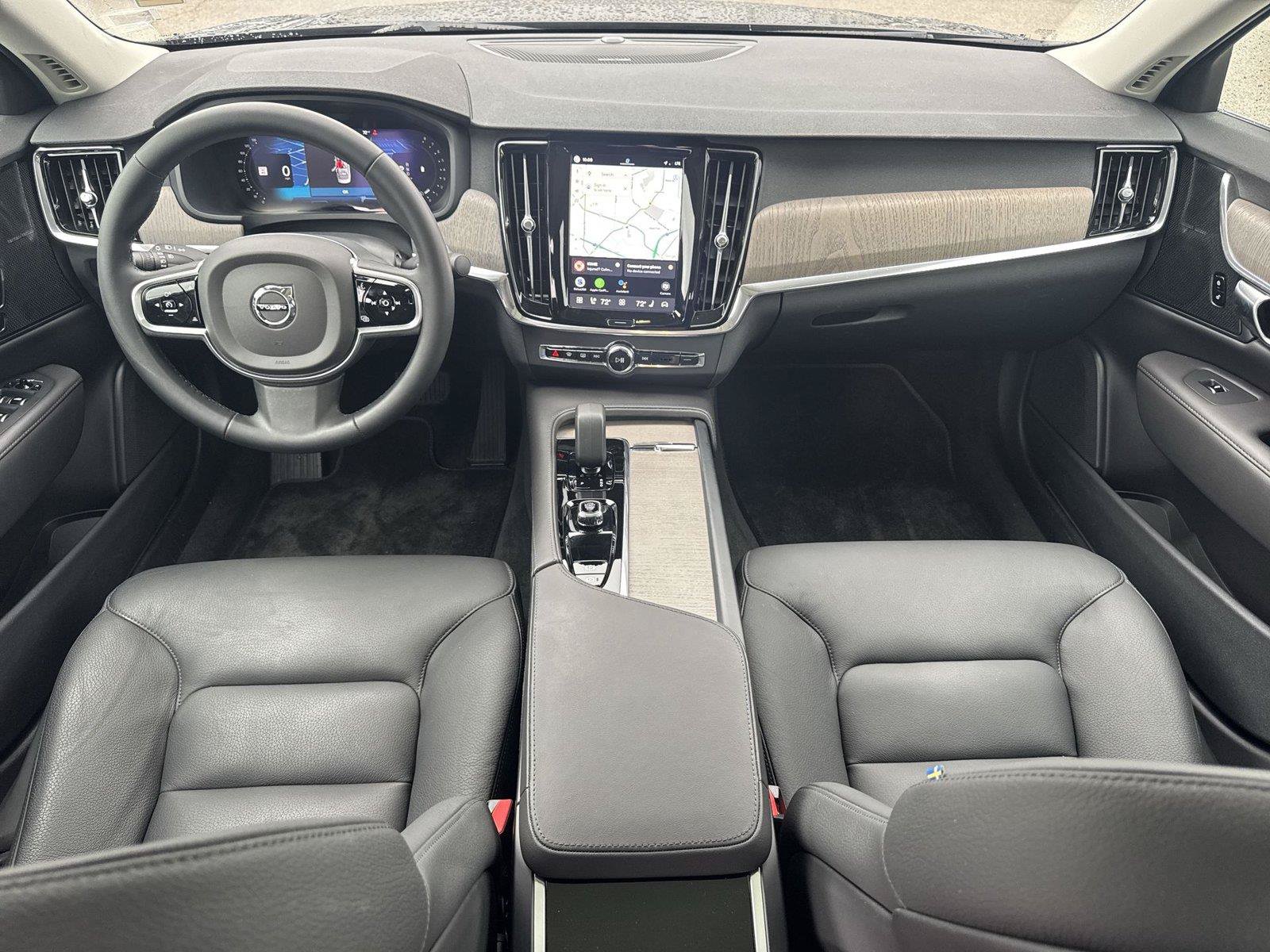 Used 2025 Volvo S90 B6 Plus AWD/4WD image 21