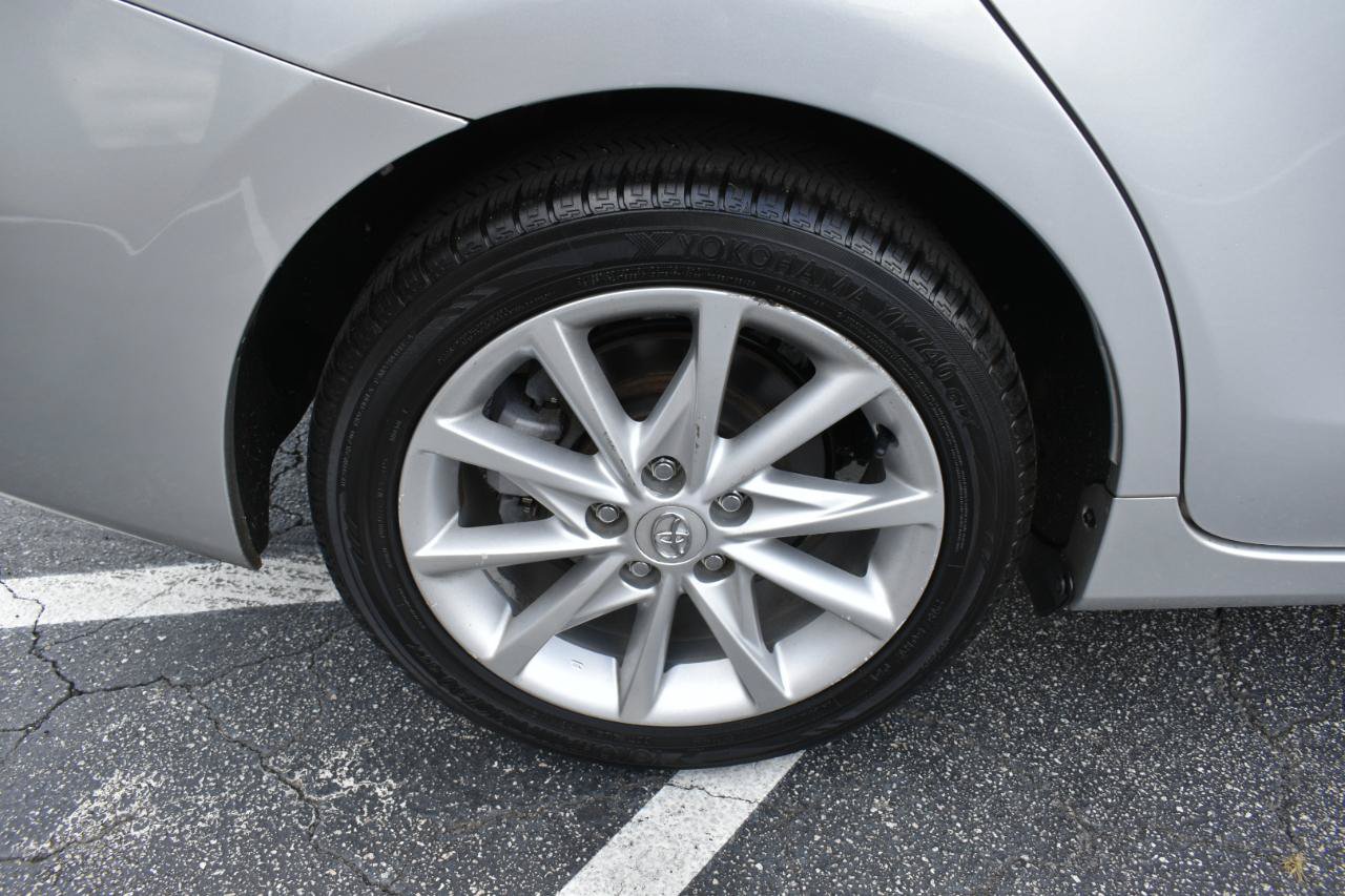 Used 2012 Toyota Prius V Five FWD image 35