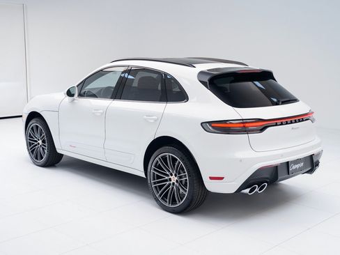 Used 2026 Porsche Macan AWD/4WD image 3