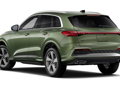 Certified 2025 Audi Q5 Premium Plus w/ Premium Plus AWD/4WD image 2