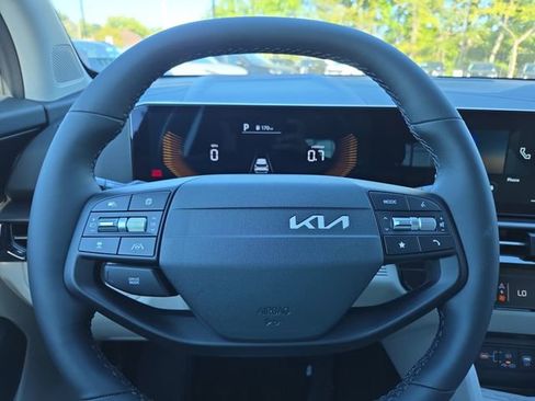 New 2026 Kia Sportage EX w/ EX Panorama Roof Package image 9